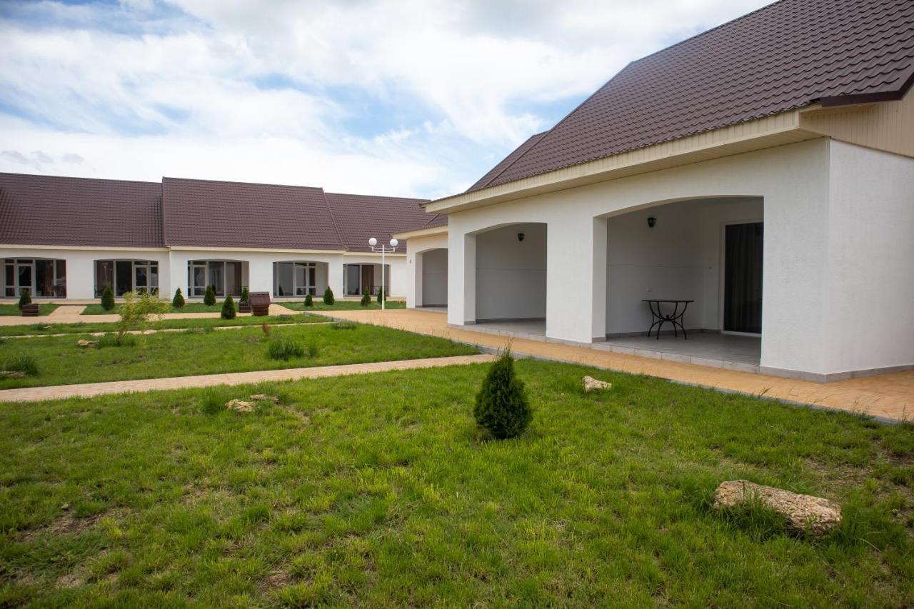 База Відпочинку "Сонячна" Primorskoye Exterior photo