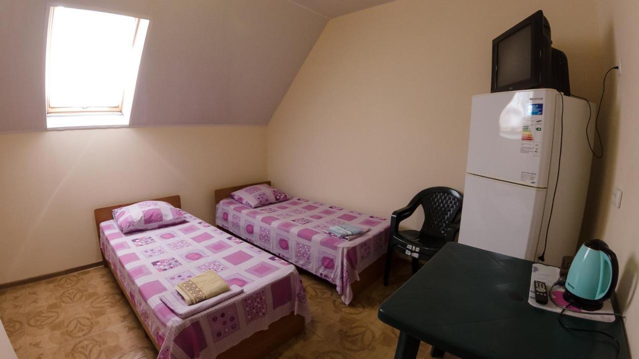 База Відпочинку "Сонячна" Primorskoye Exterior photo
