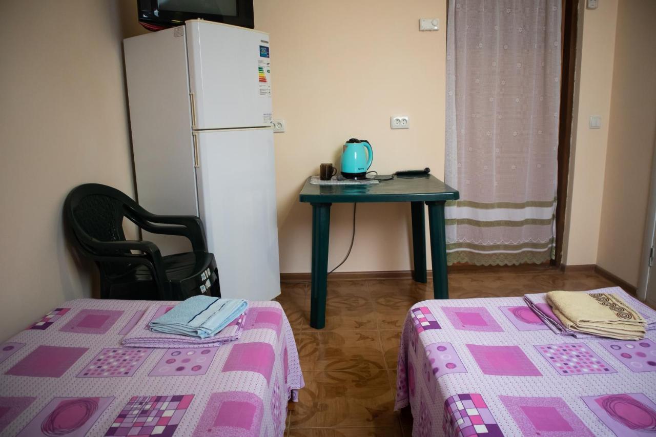 База Відпочинку "Сонячна" Primorskoye Exterior photo