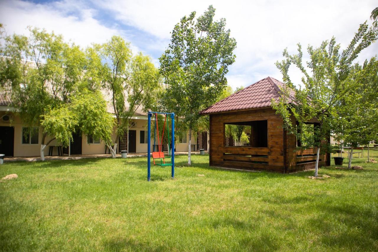 База Відпочинку "Сонячна" Primorskoye Exterior photo