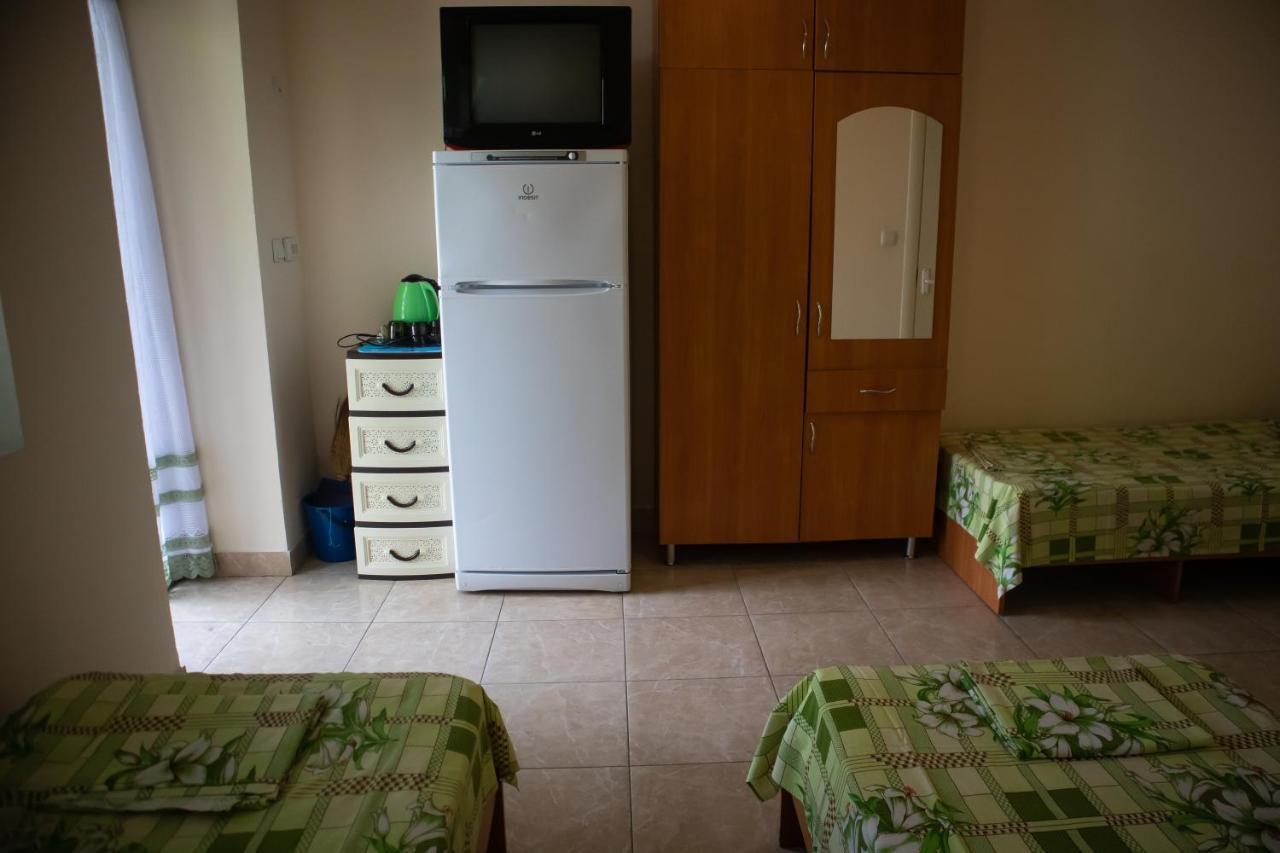 База Відпочинку "Сонячна" Primorskoye Exterior photo