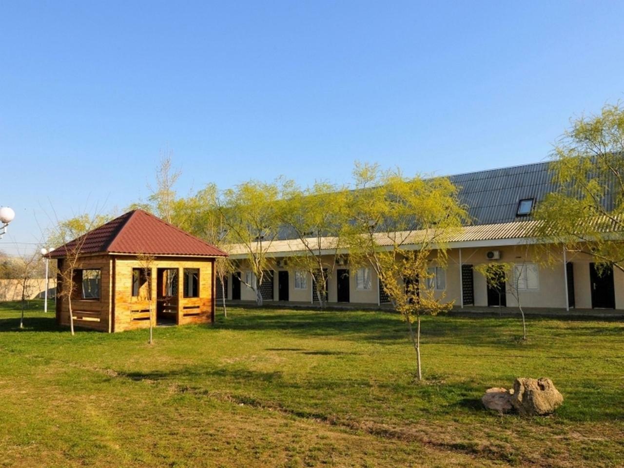 База Відпочинку "Сонячна" Primorskoye Exterior photo