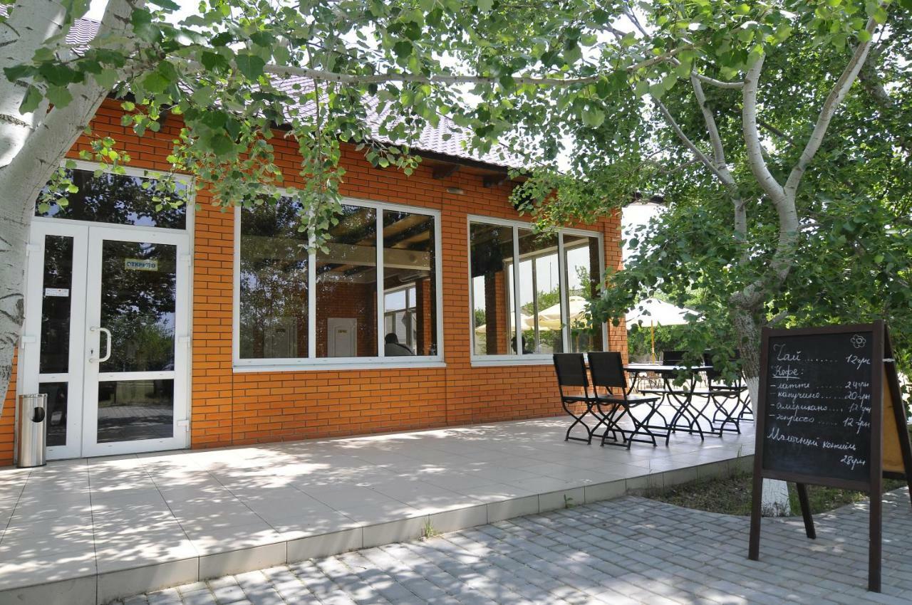 База Відпочинку "Сонячна" Primorskoye Exterior photo
