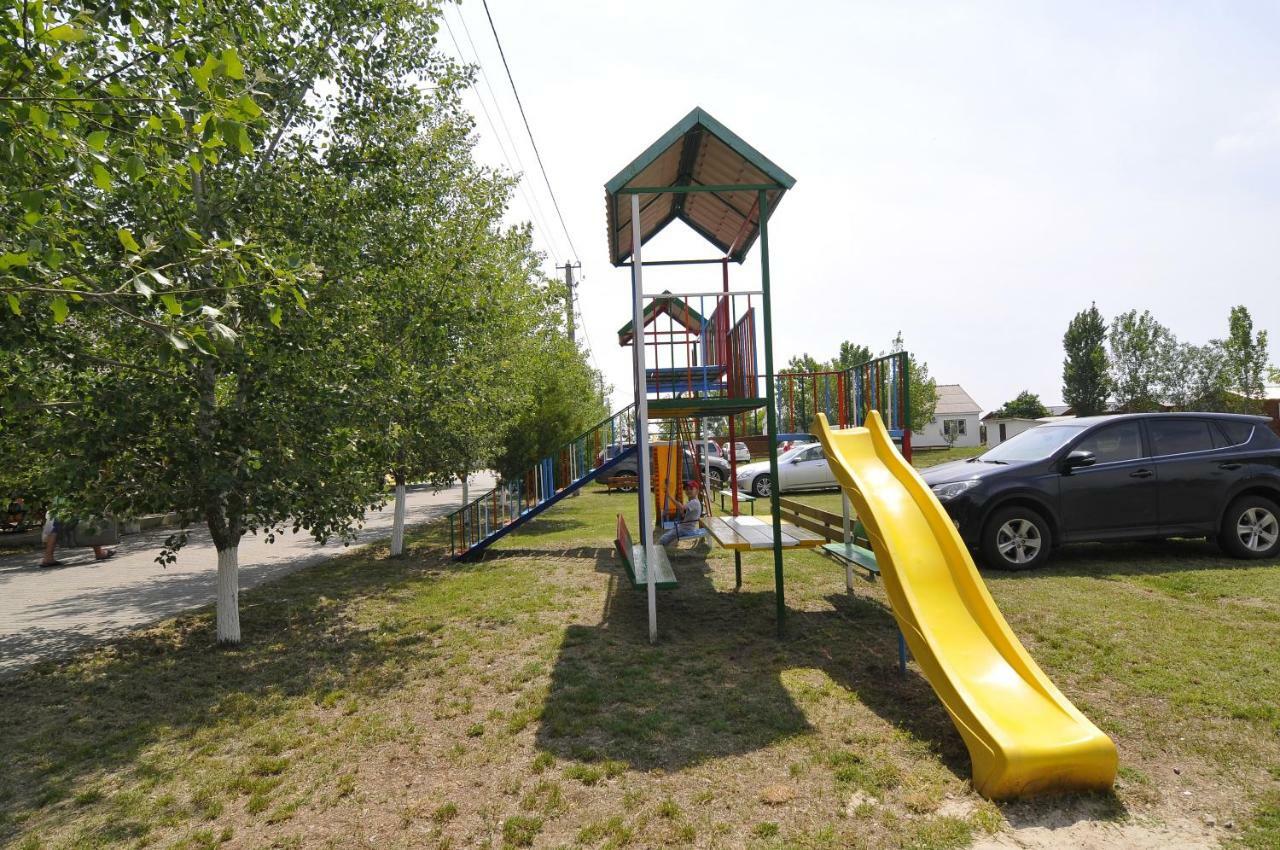 База Відпочинку "Сонячна" Primorskoye Exterior photo